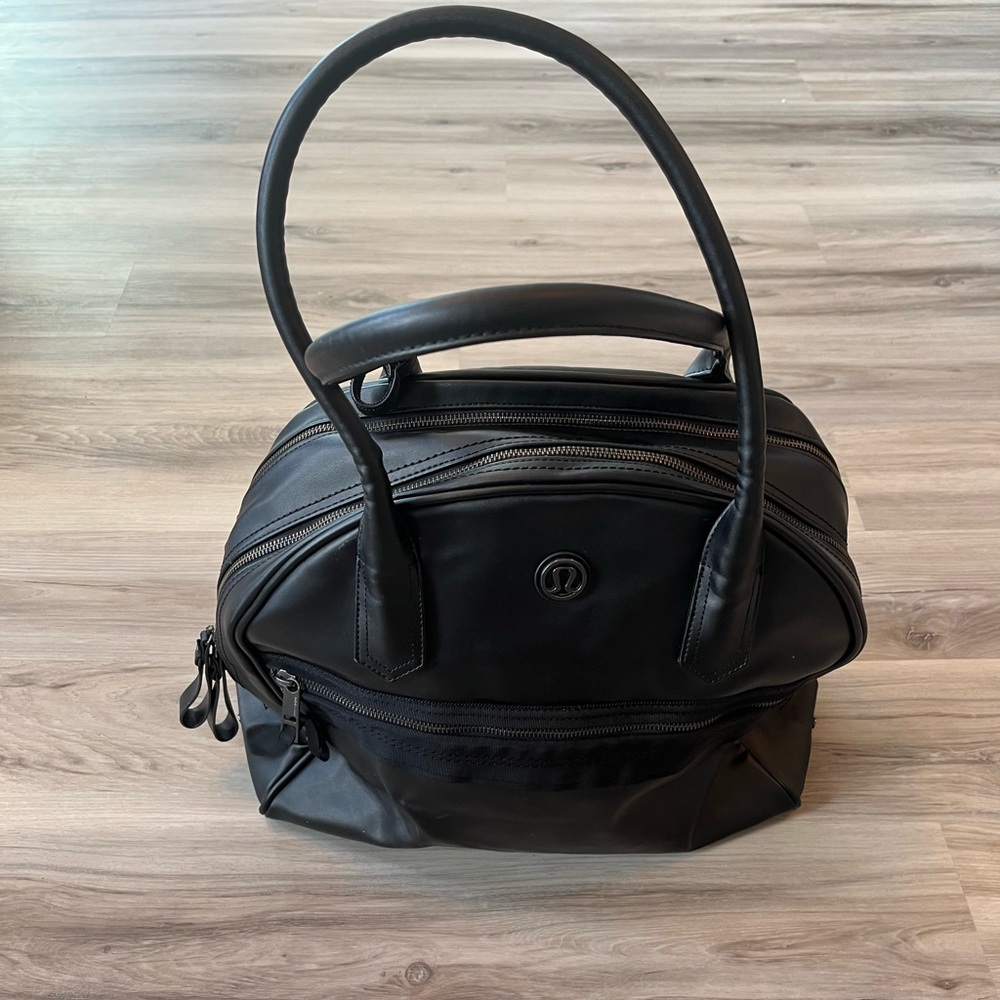 Lululemon Two Times A Yogi Large Athletic Black Gym/Carry On/Duffle Bag